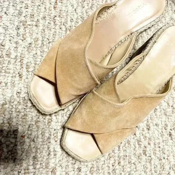 Vince Gaelan Wedge Sandals 9 - Picture 4 of 6